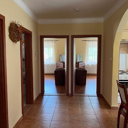 Apartment Villa Attila เฮวิซ ภายนอก รูปภาพ