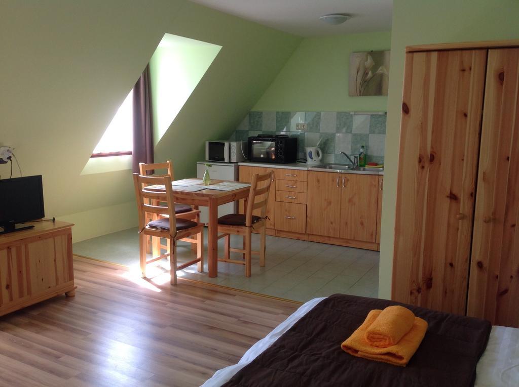 Apartment Villa Attila เฮวิซ ห้อง รูปภาพ