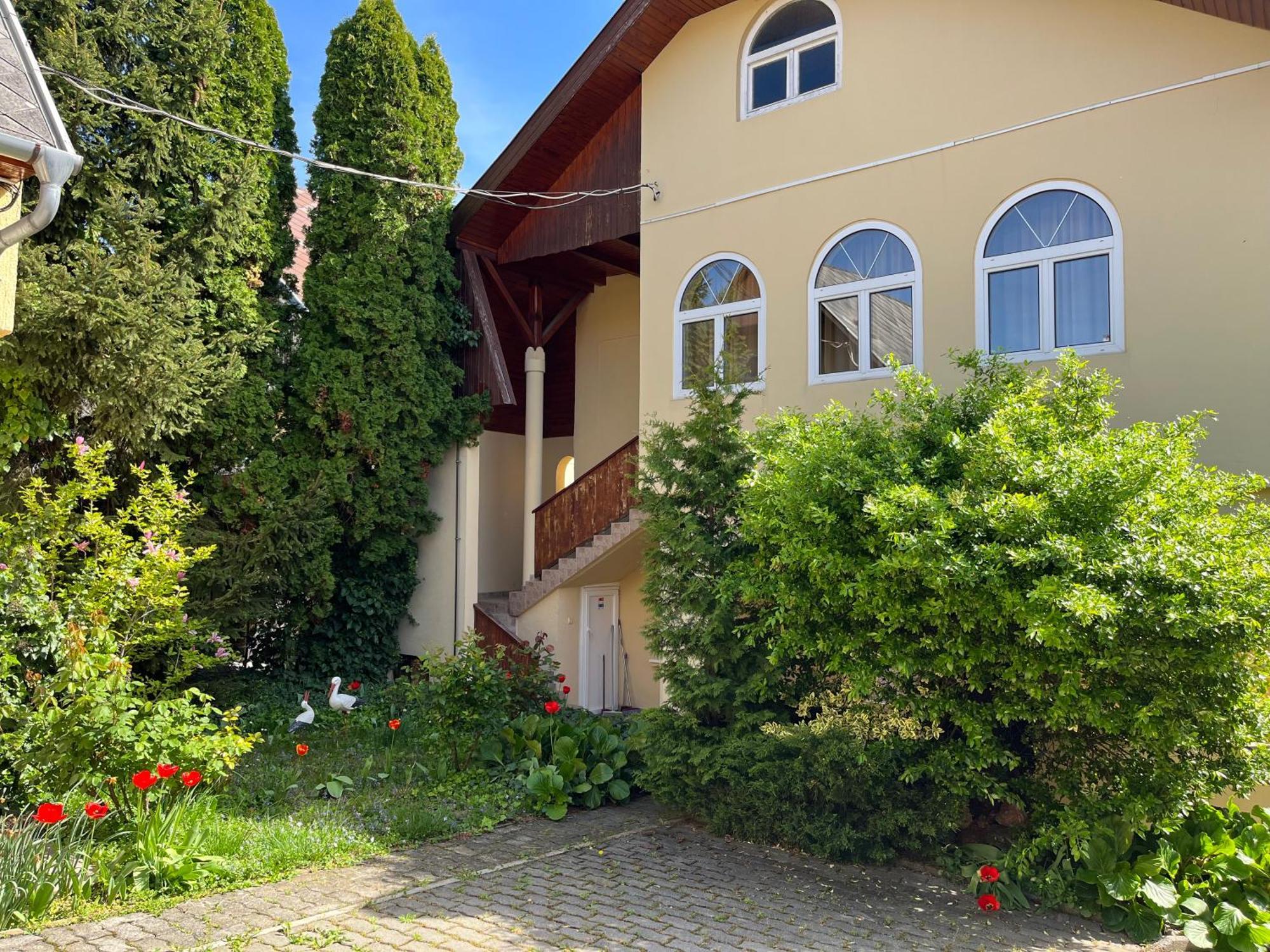 Apartment Villa Attila เฮวิซ ภายนอก รูปภาพ