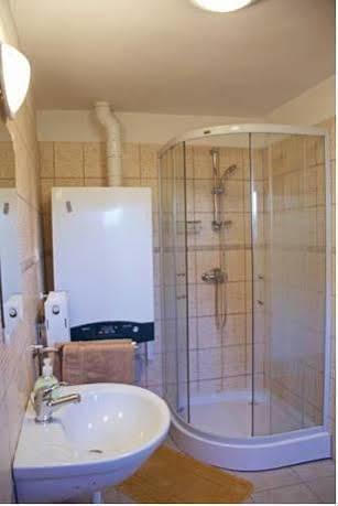 Apartment Villa Attila เฮวิซ ภายนอก รูปภาพ